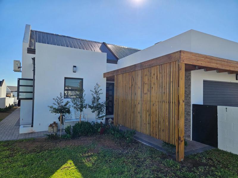 3 Bedroom Property for Sale in Britannia Bay Western Cape